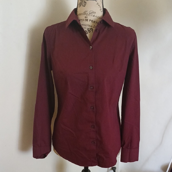 Express Essentials Shirt Fitted Button Down Shirt with Notched Collar Burgandy S - Picture 1 of 4